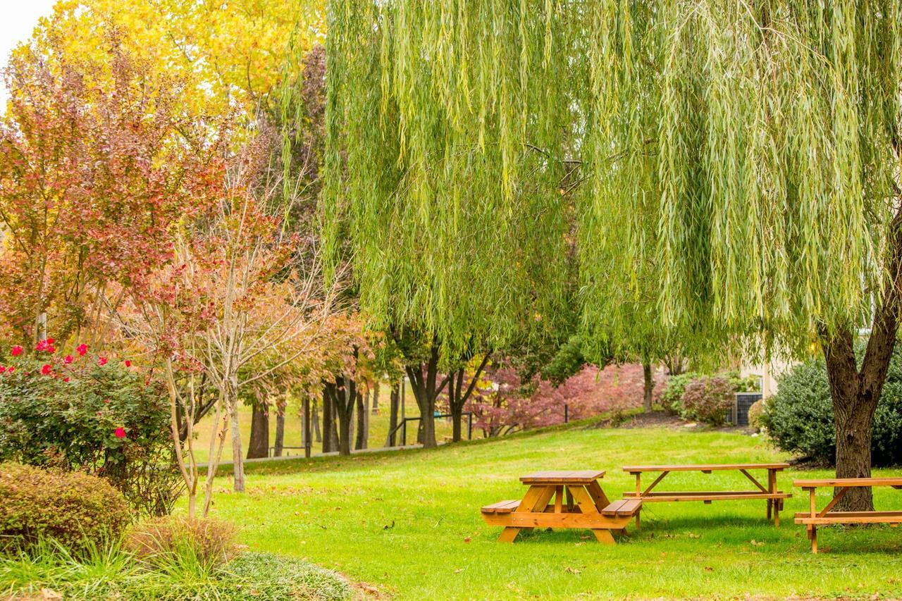 Conference Center Hotel At Valley Forge Oaks Extérieur photo